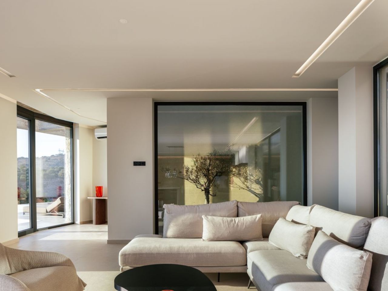  Main Indoor-4.jpg 